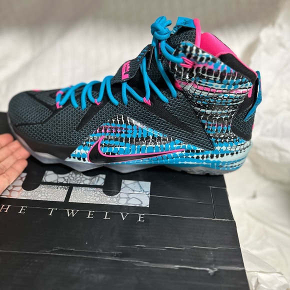 Nike - LEBRON XII - Black/Black-Pink Pow-BL Lagoon. - Picture 7 of 12